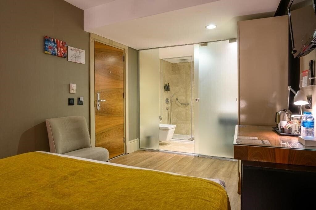 Фото Ramada Istanbul Grand Bazaar 4*