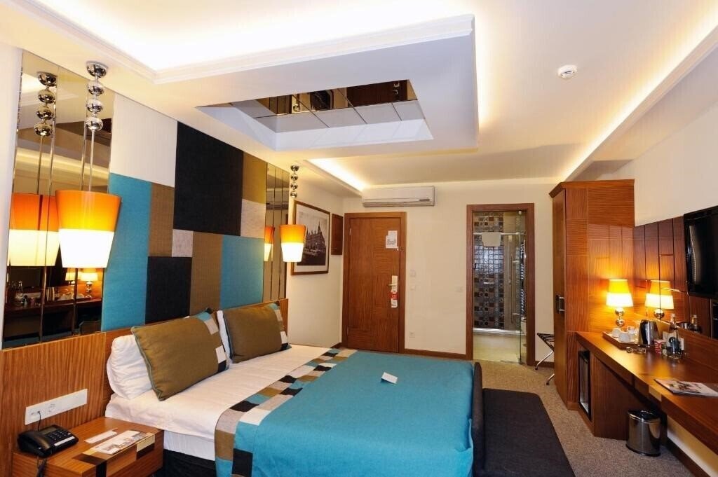 Отель Collage Pera Hotel 4*