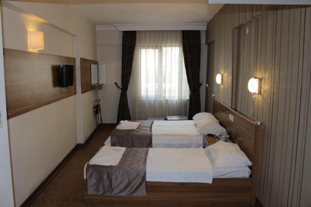 Фото Grand Laleli Hotel 3*