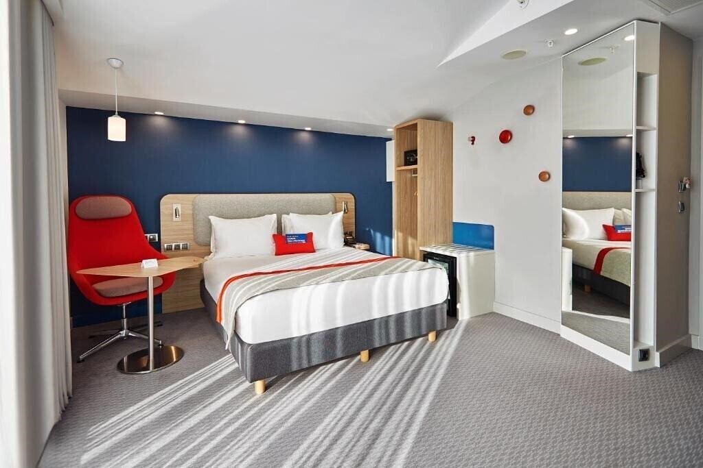 Фото Holiday Inn Express Istanbul Atakoy Metro by IHG 3*