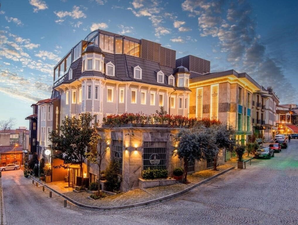 Отель Amiral Palace Hotel 4*