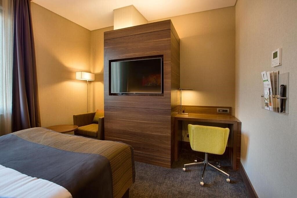 Изображение Holiday Inn Istanbul Kadikoy (ex. Holiday Inn Istanbul Kadikoy by IHG) 4*