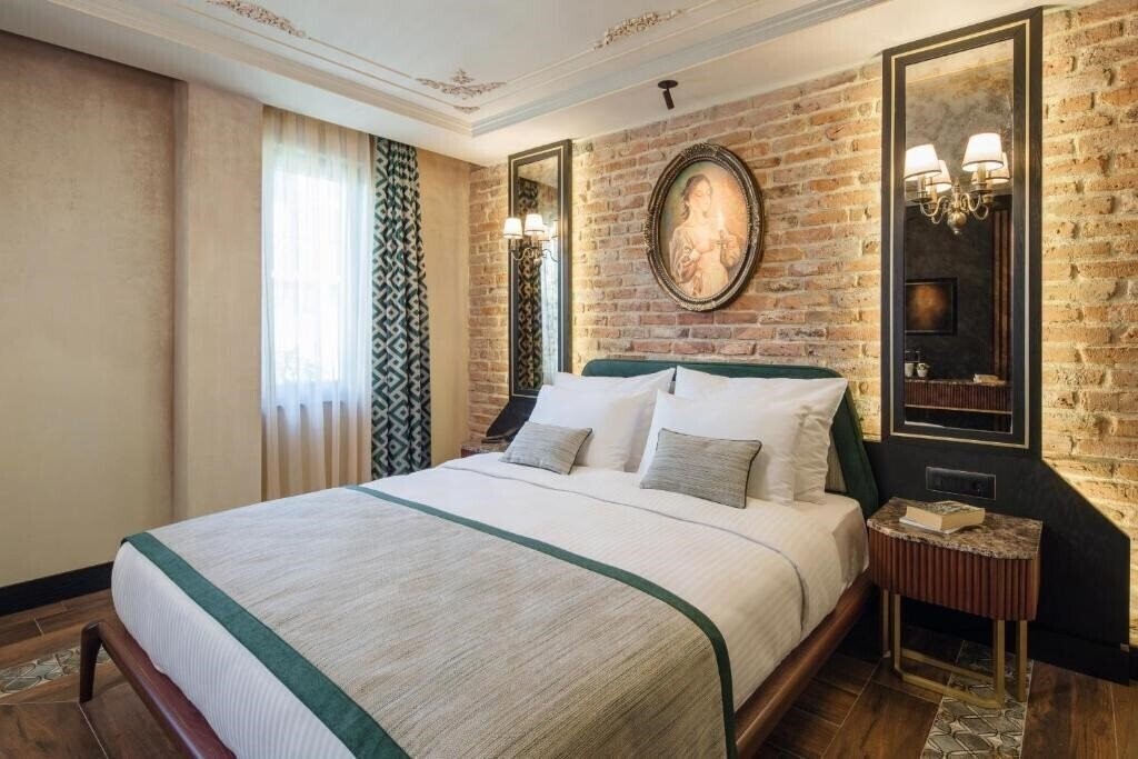 Отель Tria Hotel 4*