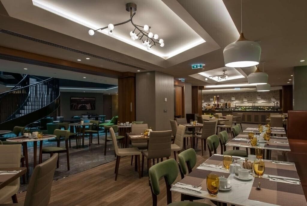 Фото Doubletree by Hilton Istanbul Sirkeci 4*