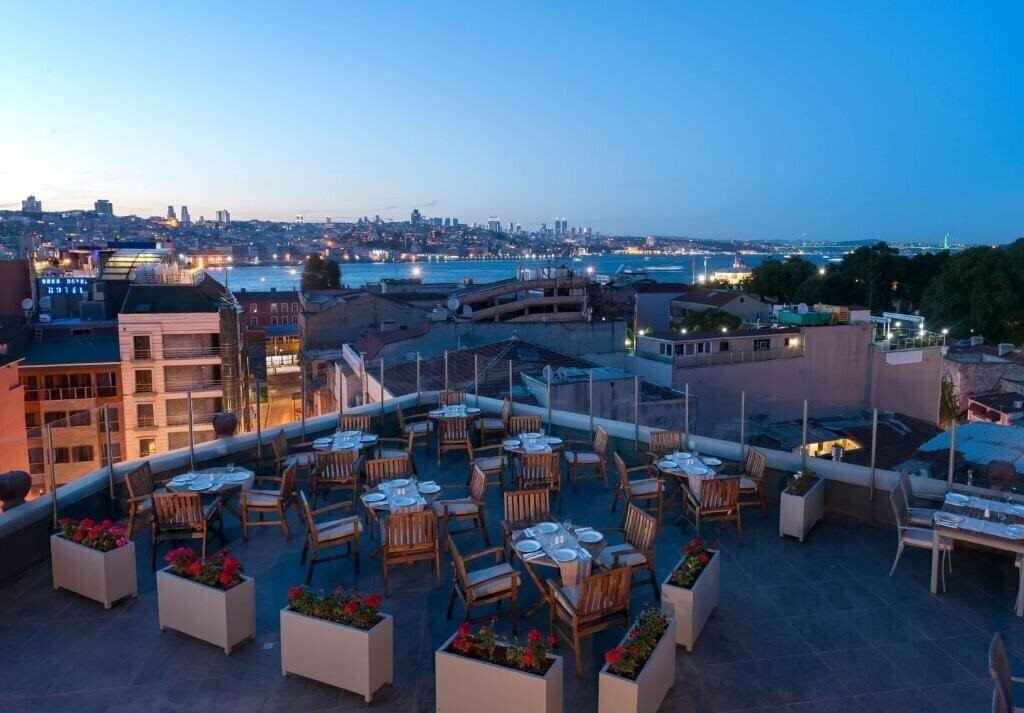Фотография Doubletree by Hilton Istanbul Sirkeci 4*