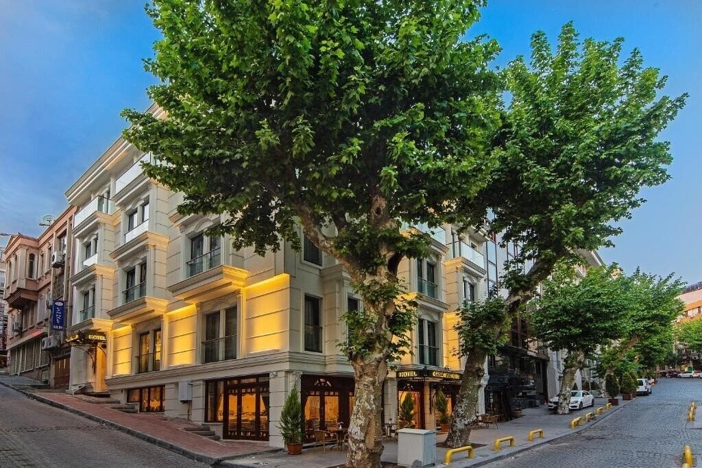 Отель Grand Naki Hotel 3*
