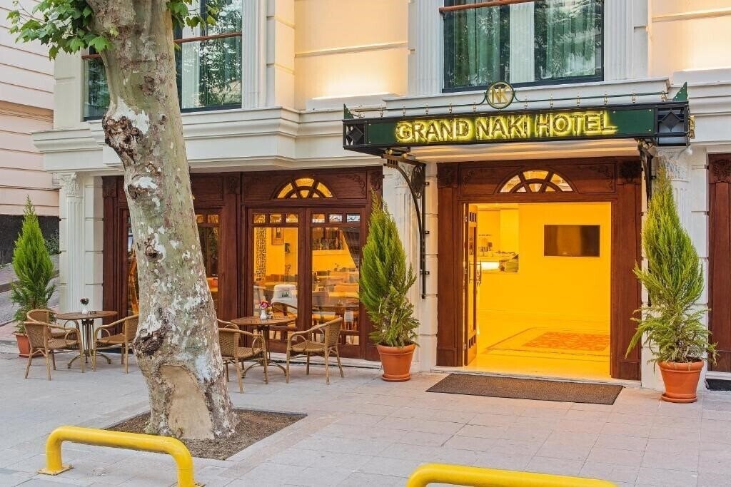 Grand Naki Hotel 3* фотосуреті