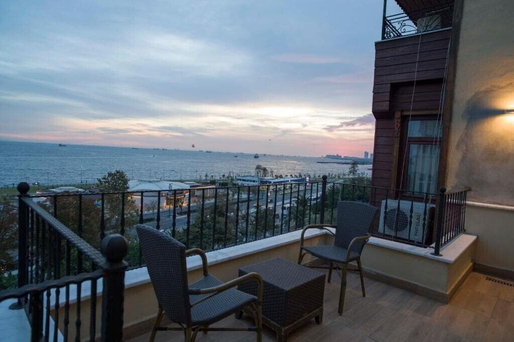 Bucoleon by Cheers (ex. Bucoleon Palace, Bucoleon Hostel) 3* суреті