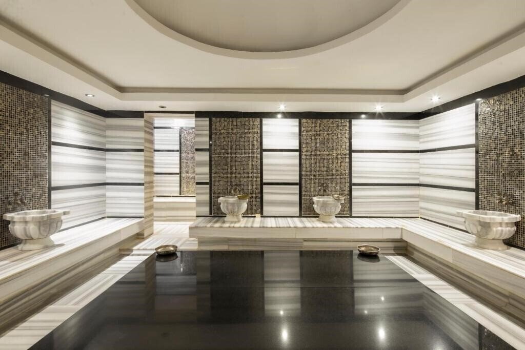 Фото Crowne Plaza Istanbul Asia 5*