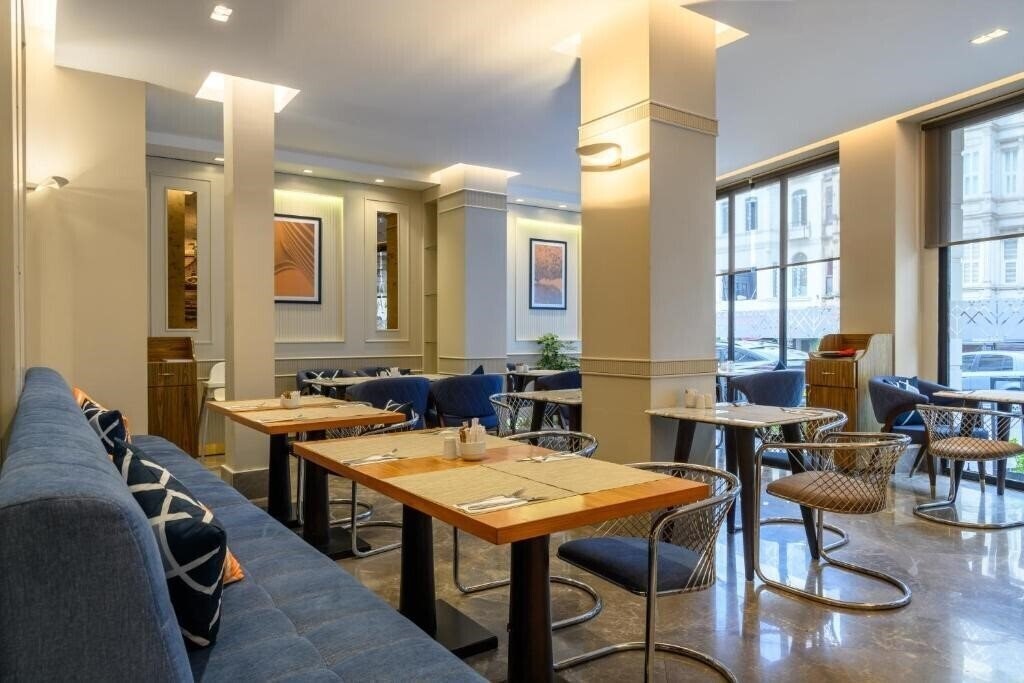 Картинка Four Points Flex by Sheraton Istanbul Taksim Square 4*