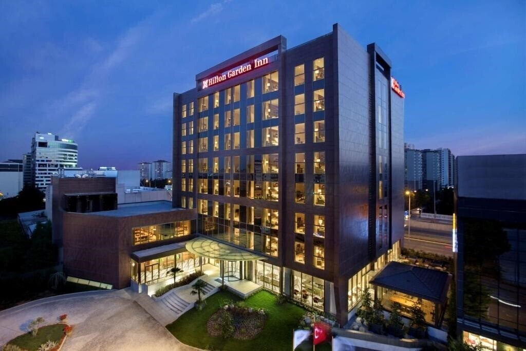 Отель Hilton Garden Inn Istanbul Beylikduzu 2*