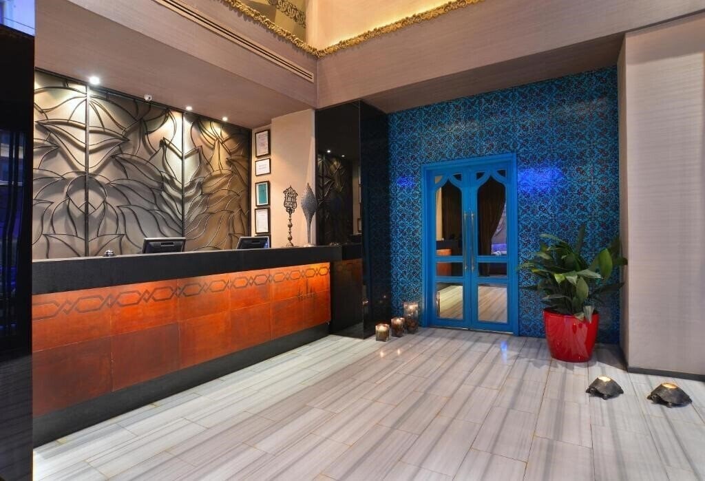 Отель Tulip By Molton Hotels 4*