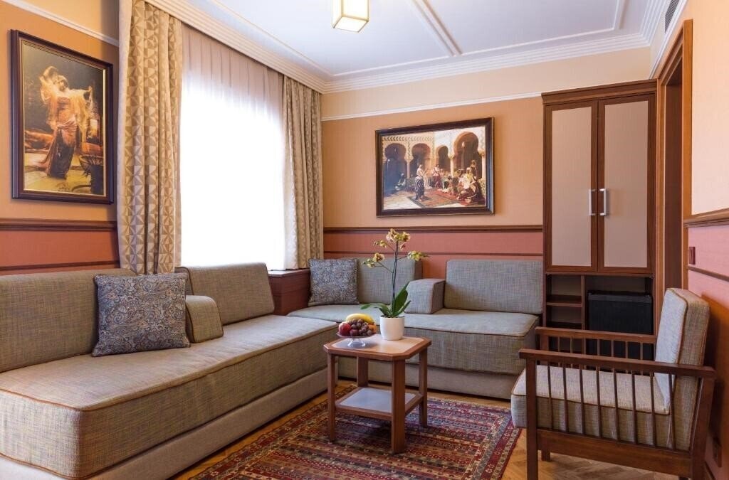Lalahan Hotel 4* суреті