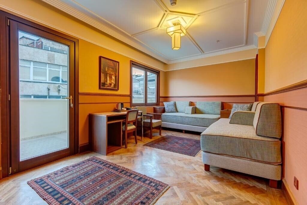 Lalahan Hotel 4* суреті
