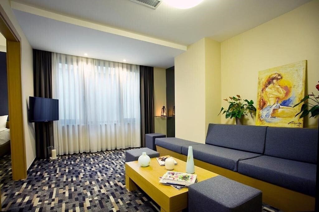 Изображение Tan Hotel Class "S" 4*