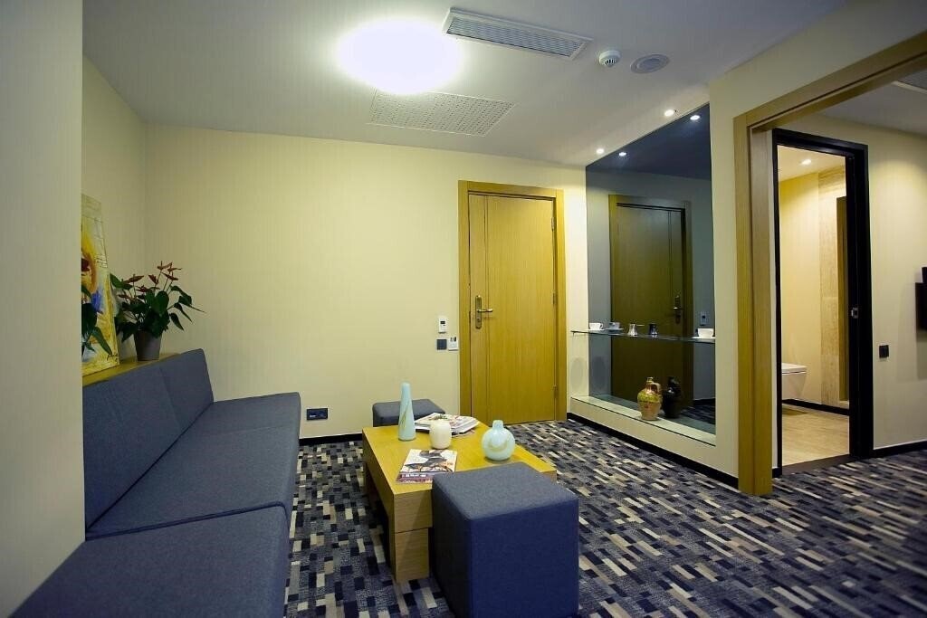 Картинка Tan Hotel Class "S" 4*