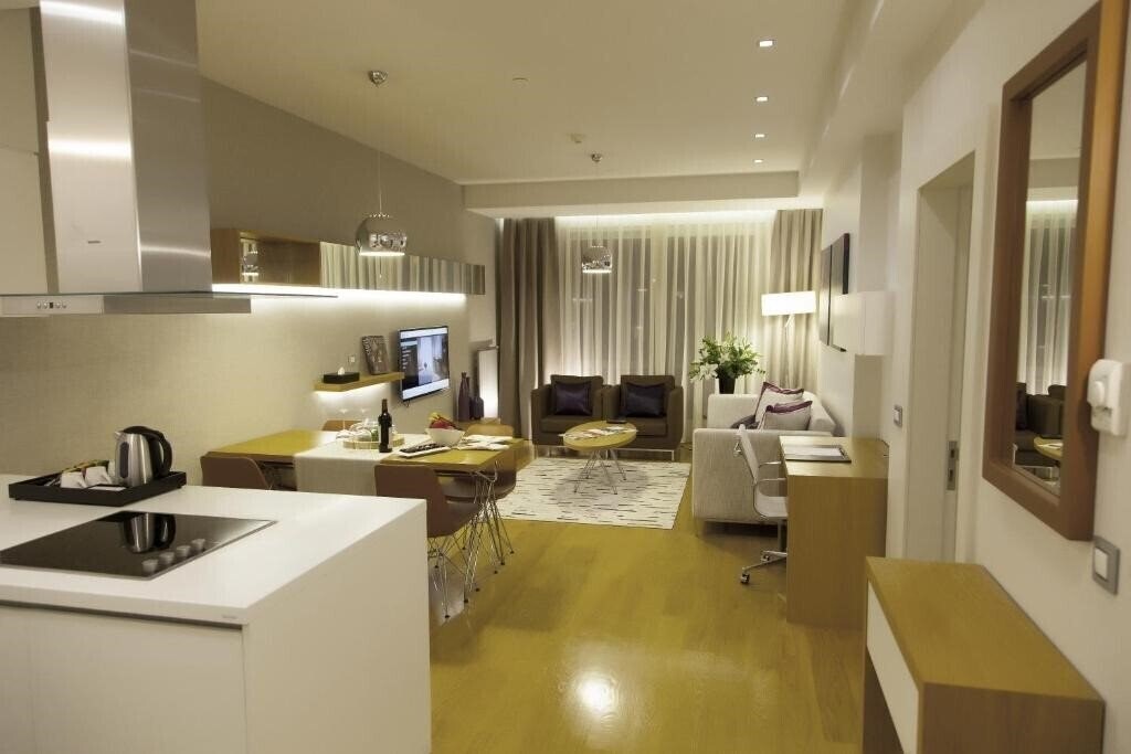 The Leos Residence 5* суреті