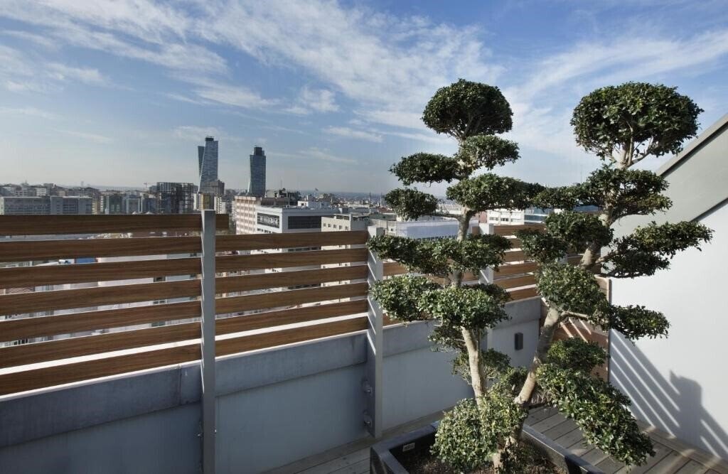 The Leos Residence 5* қонақ үйі