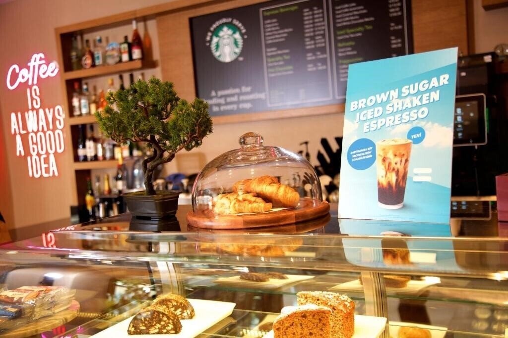 Ramada Istanbul Taksim Hotel (ex. Ex. The Madison) 4* суреті