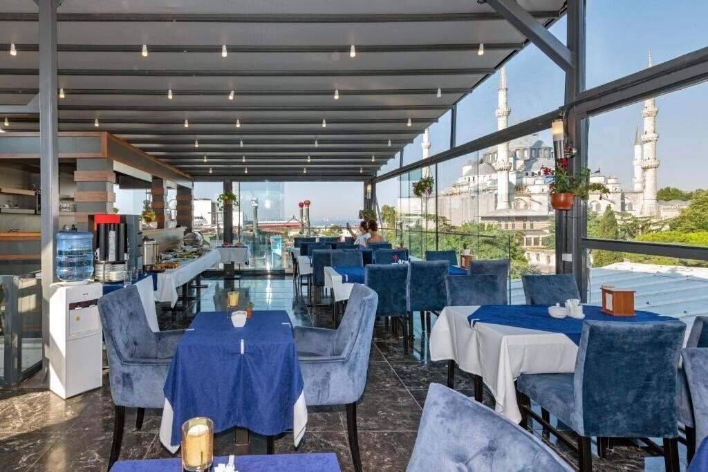 Фото Aristocrat 1*