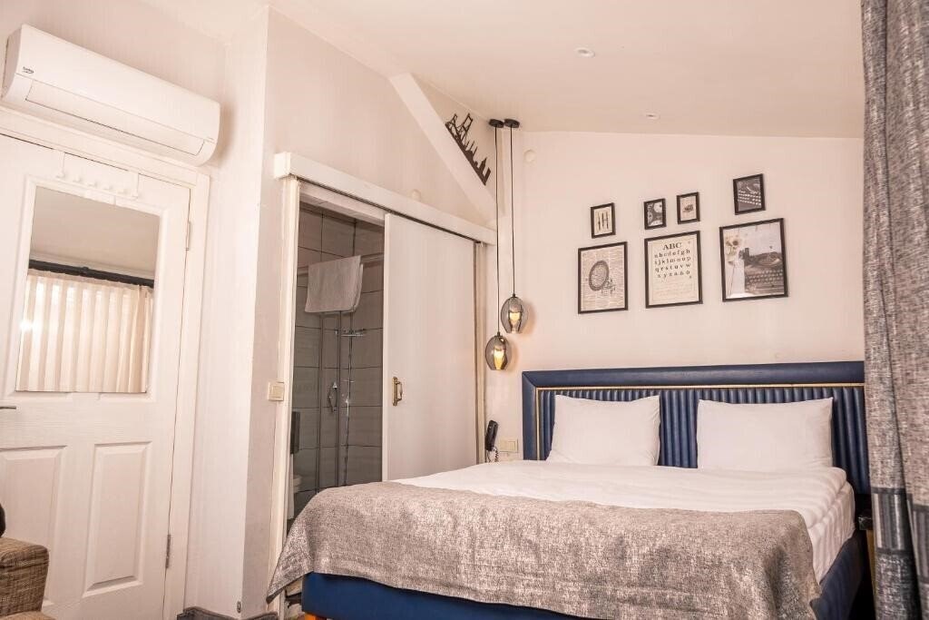 Отель Corner Hot & Hot Budget (ex. Corner Hot Hotel, Hot Budget ) 3*