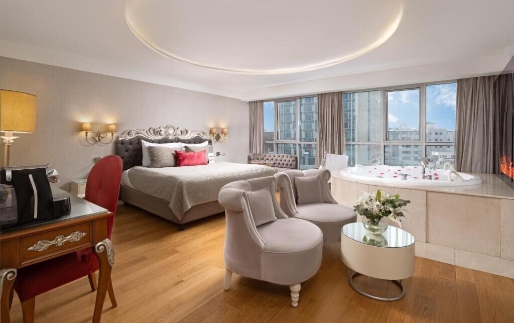 Фото CVK Taksim Hotel Istanbul 4*