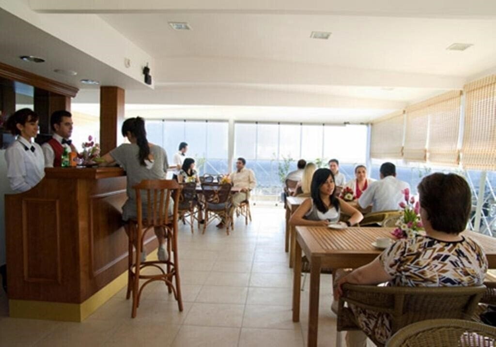 Linda 3* фотосуреті