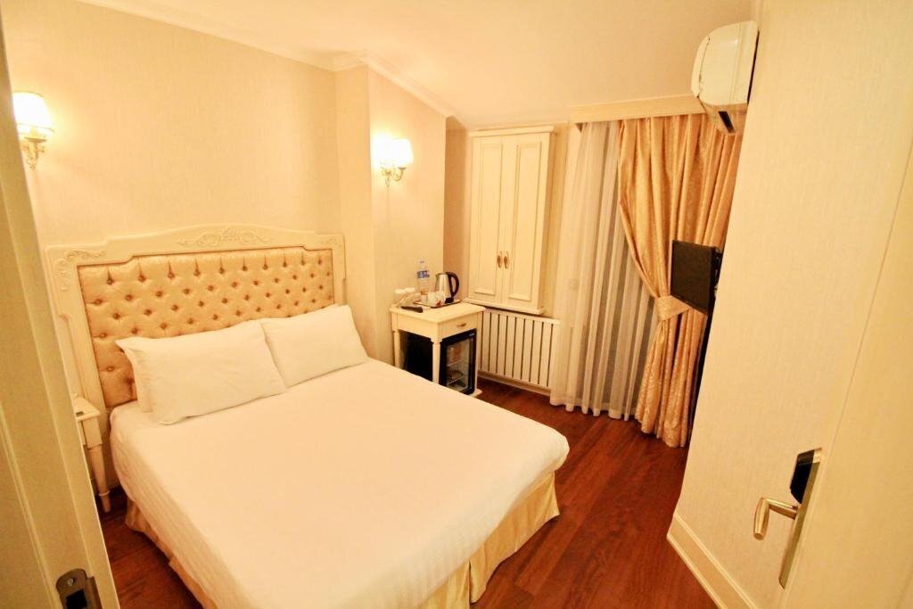 Historia Hotel 3* суреті