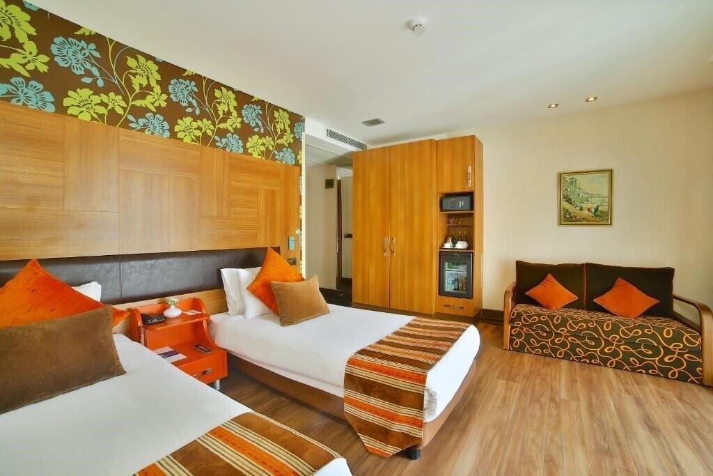 Отель Konak Hotel 4*