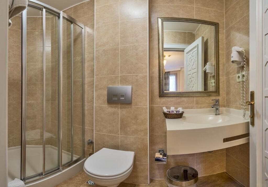 Фото The Empress Theodora 3*