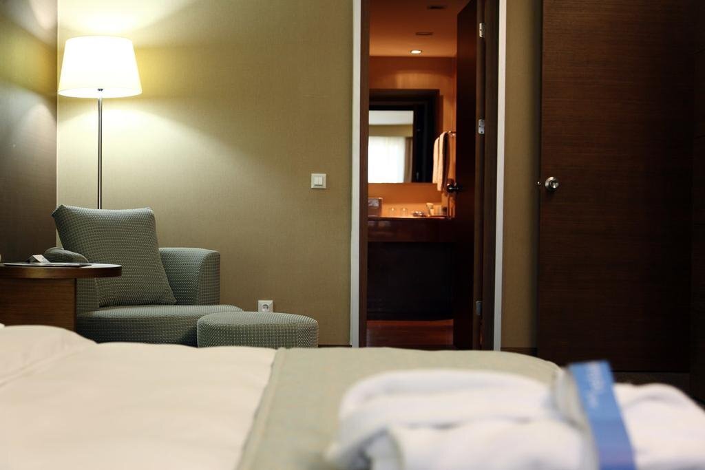 Radisson Blu Conference & Airport 5* суреті