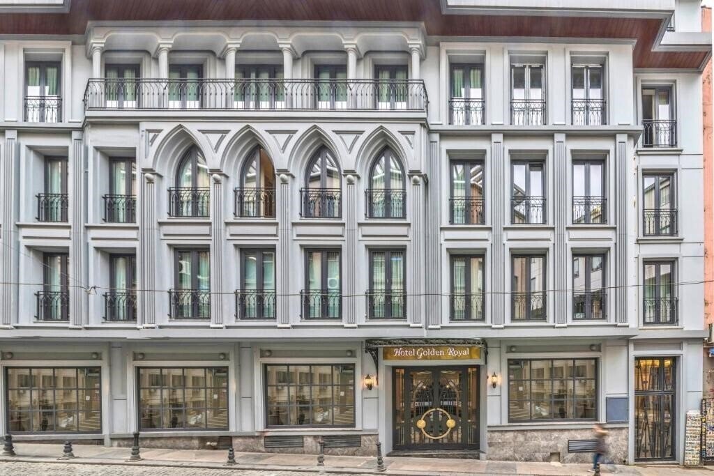 Отель Golden Royal Hotel 4*