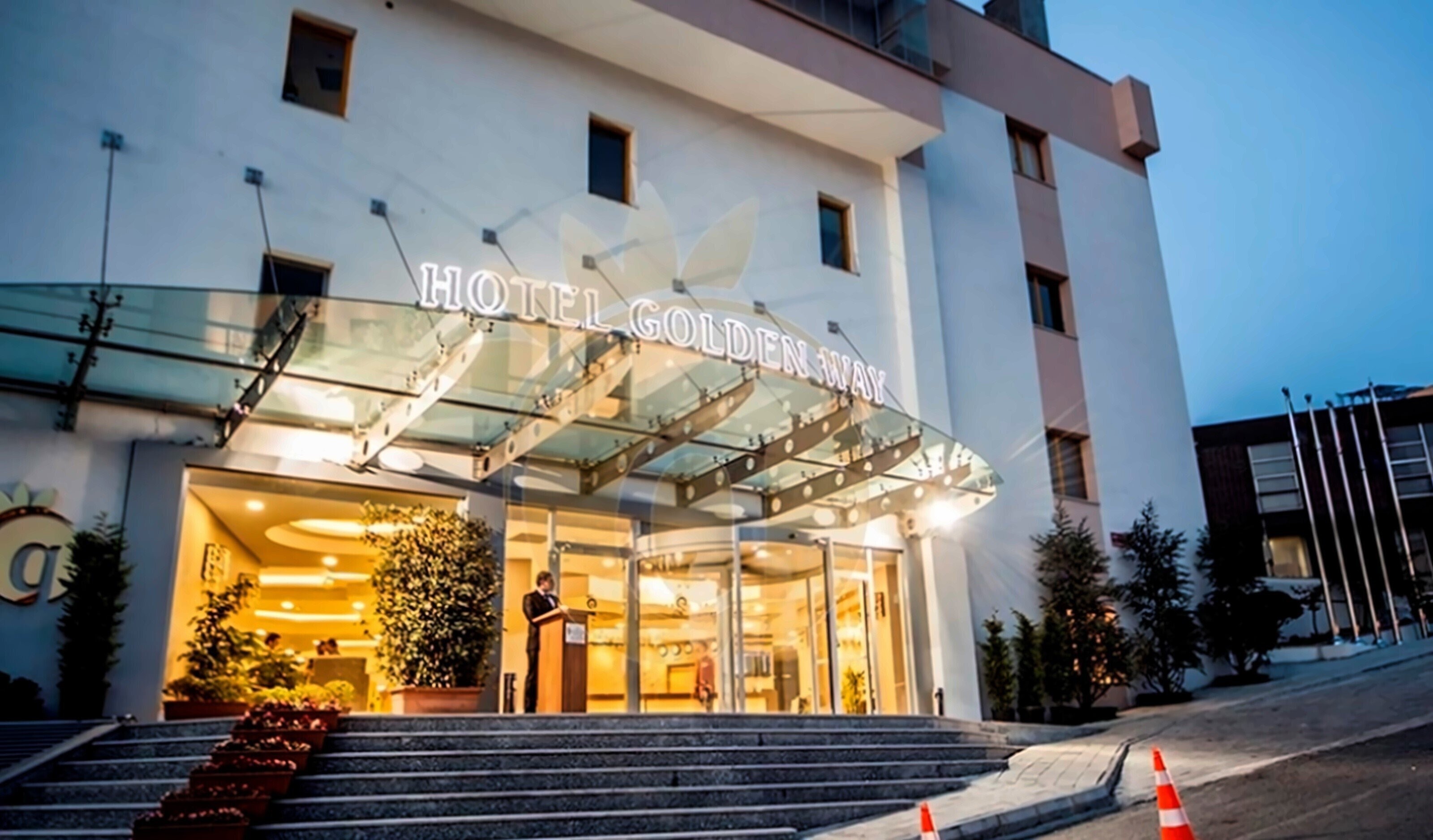 Фото Golden Way Hotel 4*