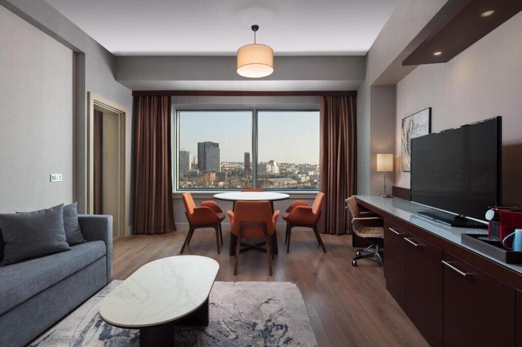 Фото Courtyard Marriott Airport 4*