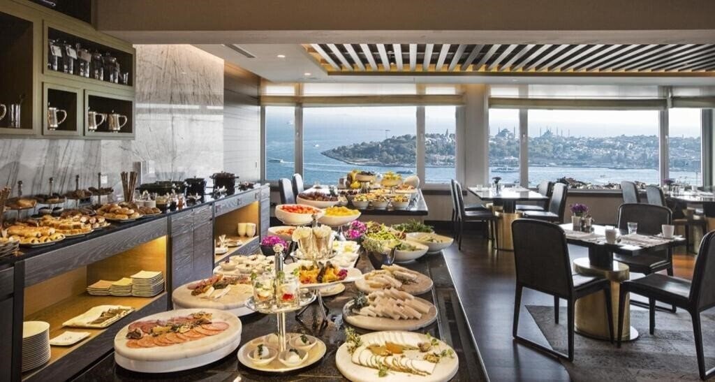 The Marmara Taksim 5* суреті