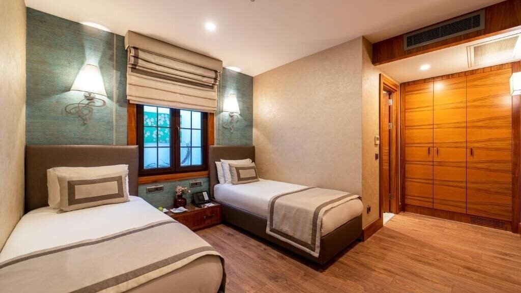 Фото Biz Cevahir Hotel Sultanahmet 4*