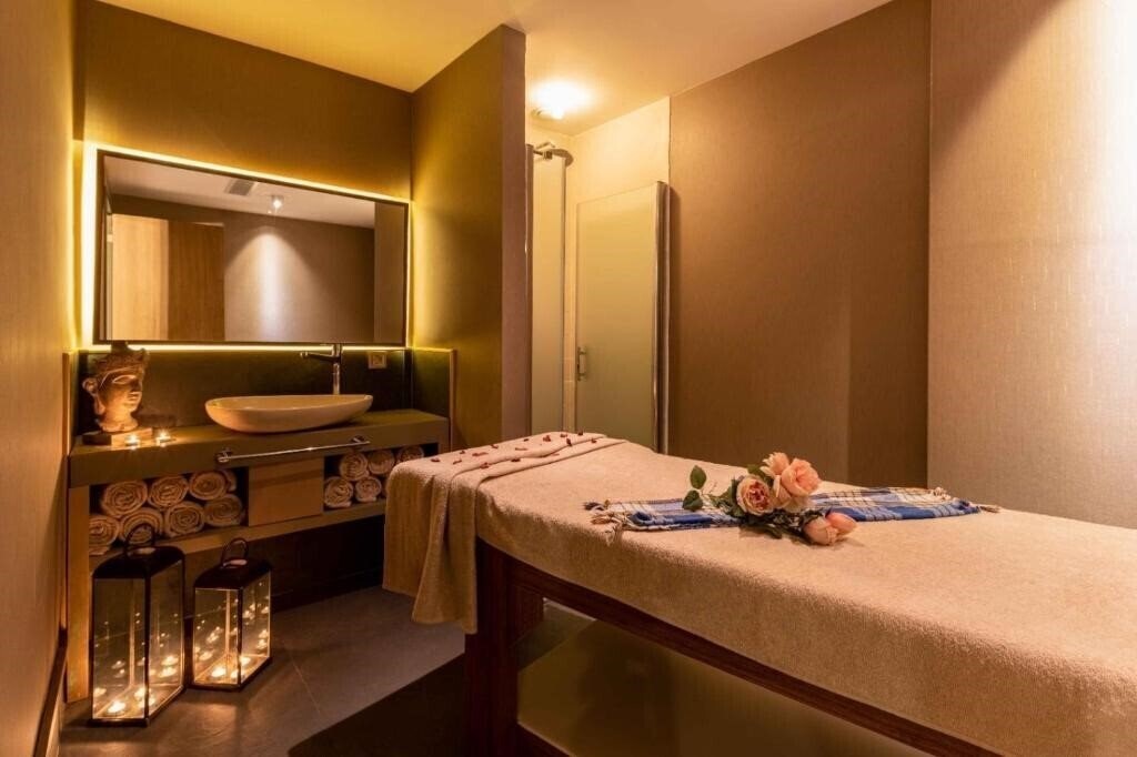 Изображение Genova Hotel 4*