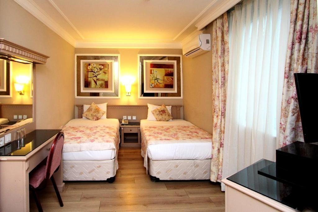 Grand Medya Hotel 3* суреті