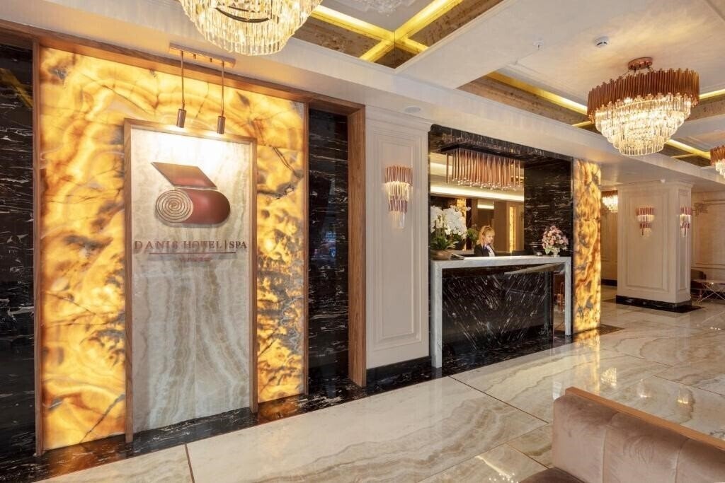 Отель Danis Hotel 4*