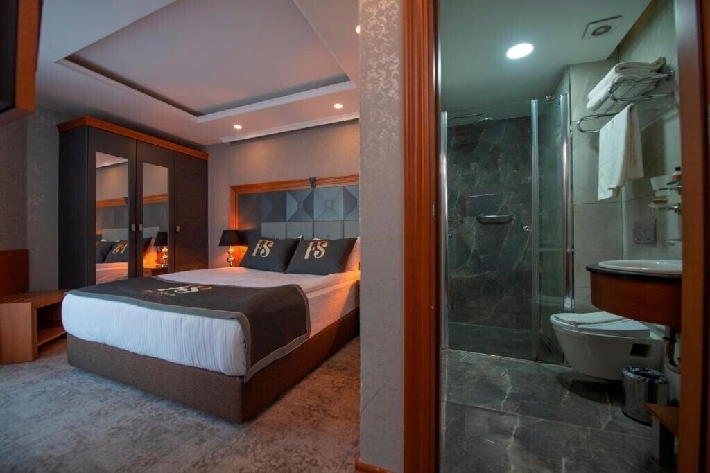 Фотография Four Seven Hotel 3*