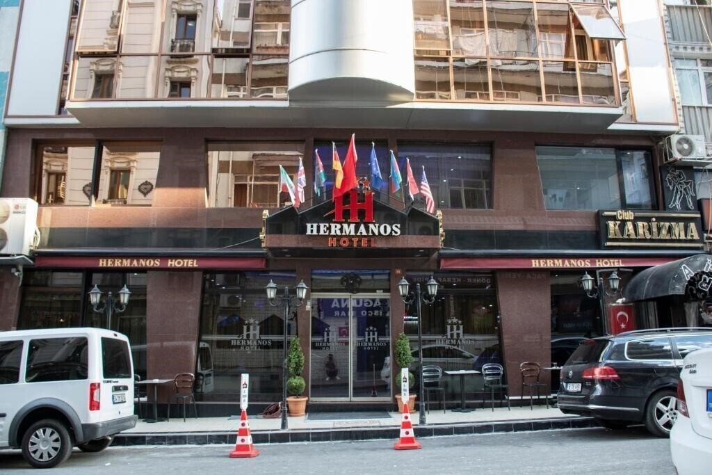 Отель Hermanos Hotel 3*