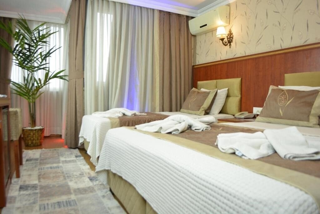 Фото Hermanos Hotel 3*