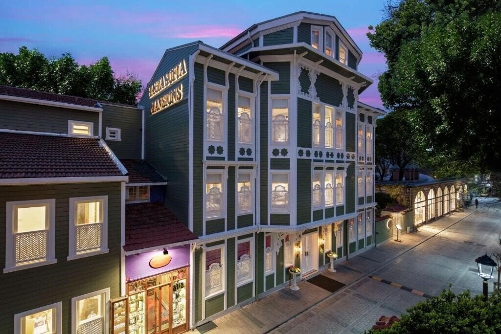Отель Hagia Sofia Mansions Istanbul, Curio Collection by Hilton 5*