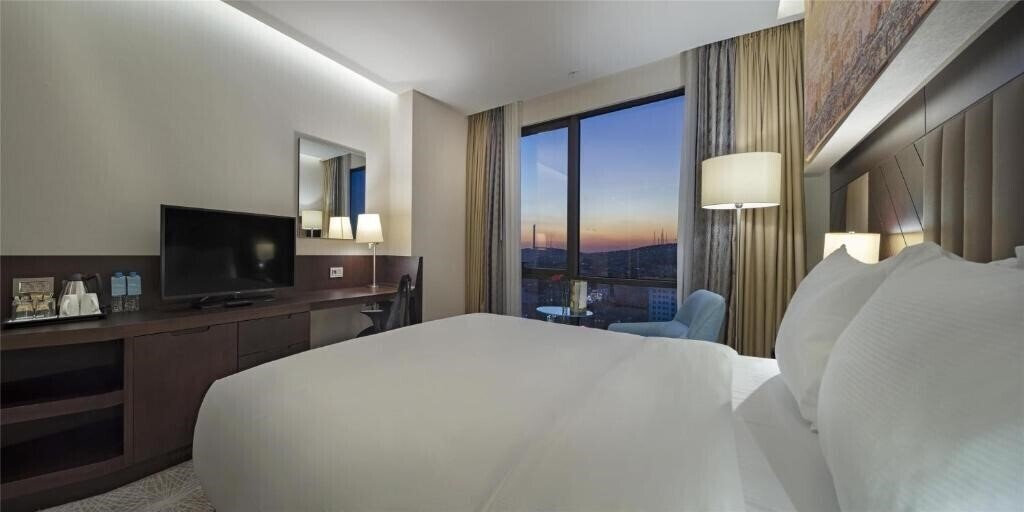 Отель DoubleTree By Hilton Istanbul Umraniye 3*