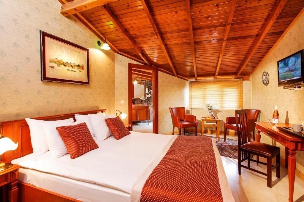 Отель Erguvan Hotel 4*