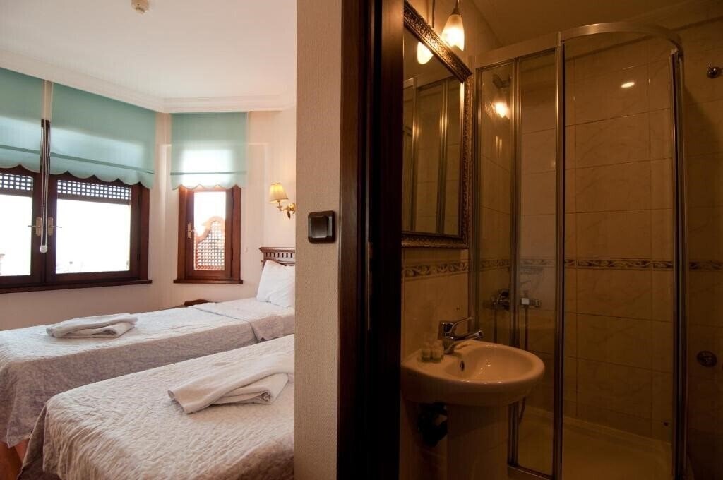 Фото Emine Sultan Hotel 4*