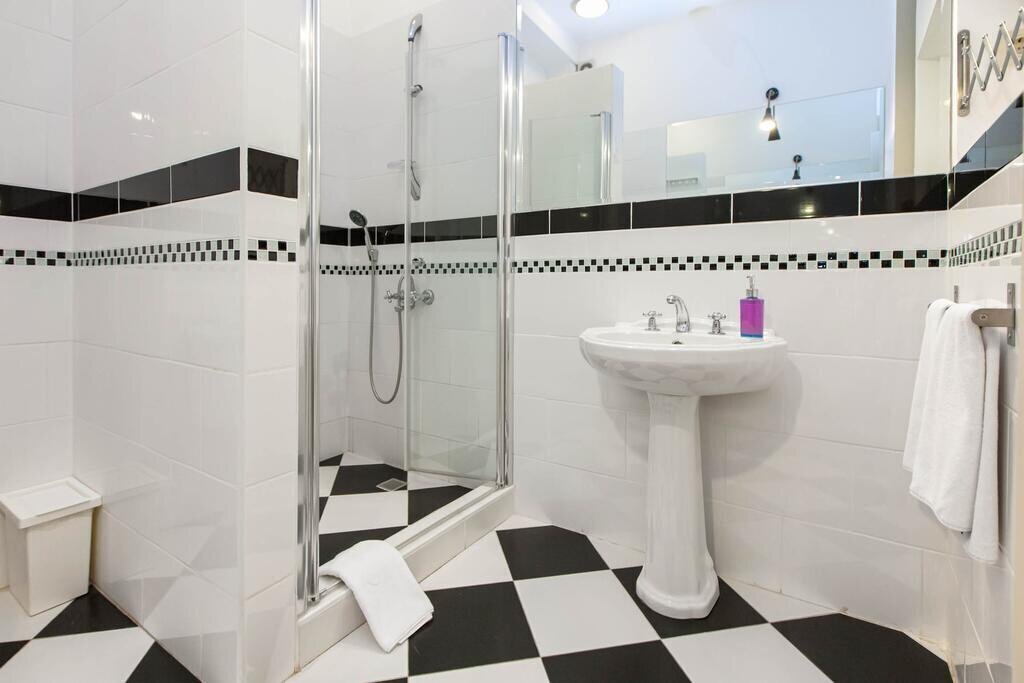 Chiconomy Suites 4* фотосуреті