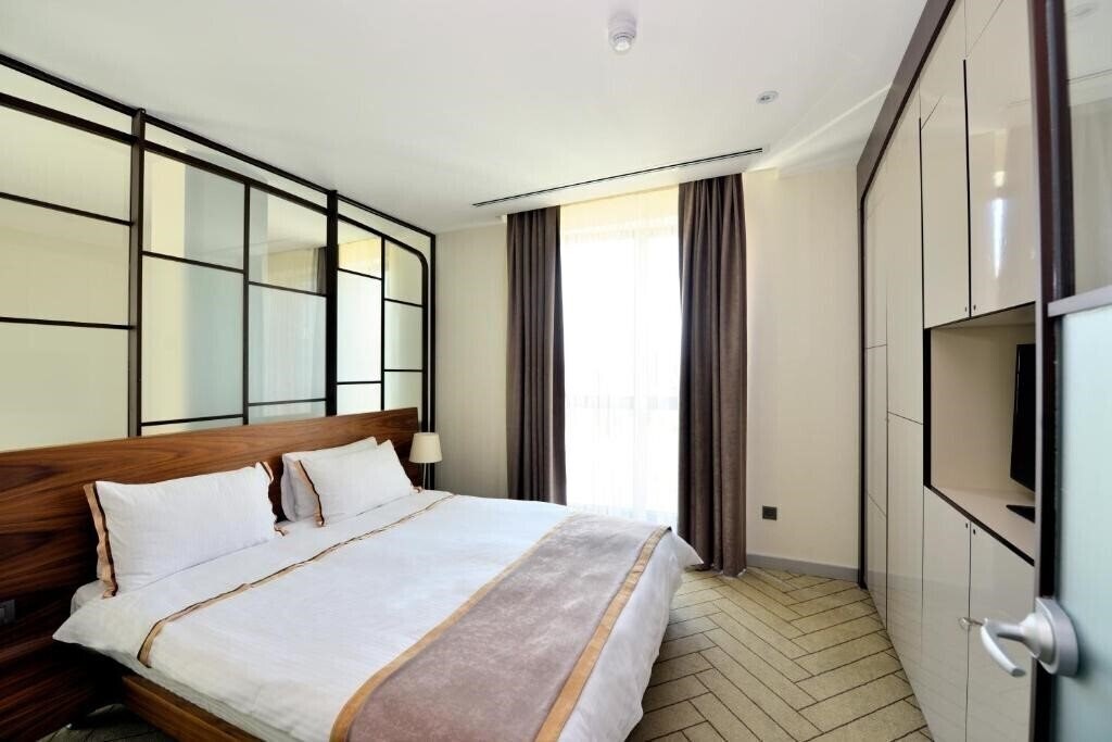 Upsuites Hotel (ex. L'onde Business Suites) 4* қонақ үйі