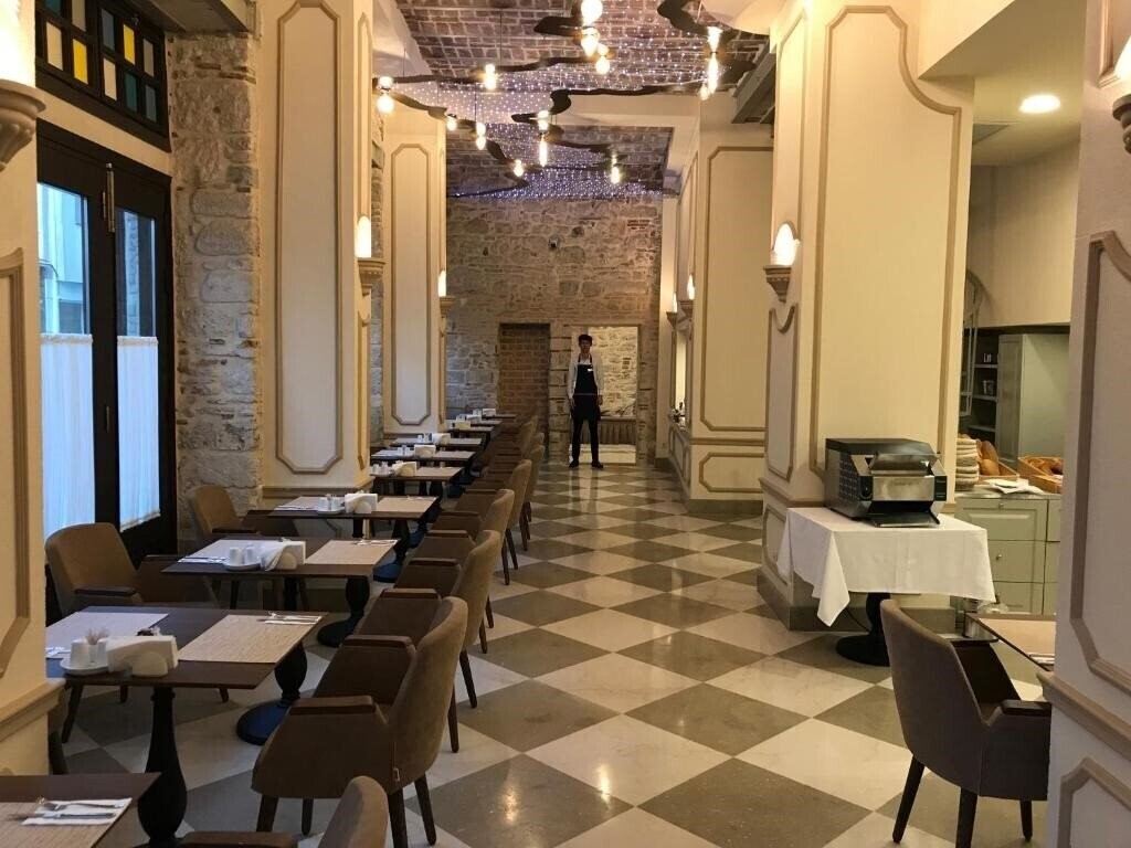 Отель Galatahan Hotel 4*