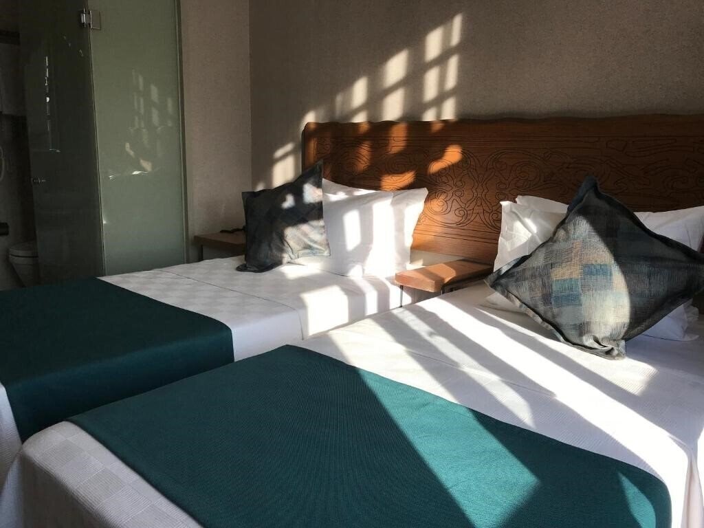 Фото Galatahan Hotel 4*